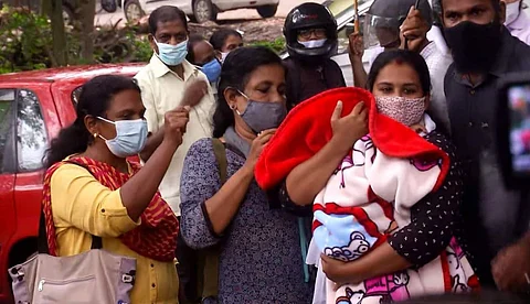 പതിനൊന്ന് മാസത്തെ പോരാട്ടത്തിനൊടുവിൽ കുഞ്ഞ് അനുപയുടെ കയ്യിൽ; കുഞ്ഞിനെ കൈമാറി