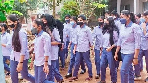 പിന്നെ എപ്പോഴെന്റെ കുഞ്ഞുങ്ങളെ? ബാലുശ്ശേരി സ്കൂളിലെ ജന്ഡര് ന്യൂട്രല് യൂനിഫോമിനെ സ്വാഗതം ചെയ്ത് മന്ത്രി ശിവന്കുട്ടി