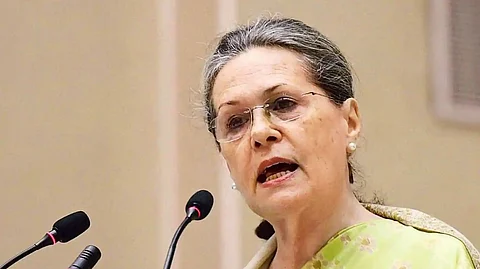 സിബിഎസ്ഇ വിദ്യാര്ത്ഥികളോട് മാപ്പ് പറയണം, ചോദ്യപേപ്പറിലെ സ്ത്രീവിരുദ്ധ പരാമര്ശത്തിനെതിരെ സോണിയ ഗാന്ധി