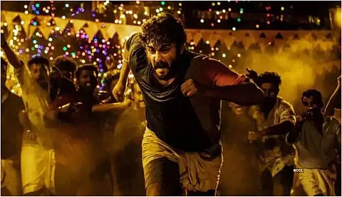 ക്രിസ്മസിന് നൂറ് സ്പെഷ്യല് ഷോ, തിയേറ്റില് ഹൗസ്ഫുള്; ആഘോഷമായി അജഗജാന്തരം