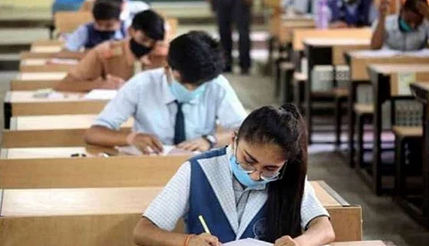 ഇരുപതാം നൂറ്റാണ്ടില് കുട്ടികള് കുറയാന് കാരണം ഫെമിനിസ്റ്റുകള്; സ്ത്രീവിരുദ്ധ പരാമര്ശവുമായി സിബിഎസ്ഇ പത്താം ക്ലാസ് ചോദ്യ പേപ്പര്