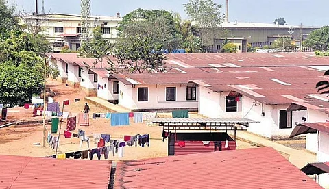 കിറ്റെക്സ് കമ്പനിയില് ലേബര് ഓഫീസറുടെ പരിശോധന, തൊഴില് സാഹചര്യം വിലയിരുത്തി റിപ്പോര്ട്ട് കൈമാറും