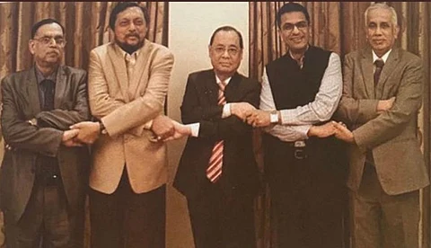 അയോധ്യ കേസിലെ വിധിക്ക് പിന്നാലെ ജഡ്ജിമാര്ക്കൊപ്പം താജ് ഹോട്ടലില് വൈന് കുടിച്ചു: രഞ്ജന് ഗൊഗോയി