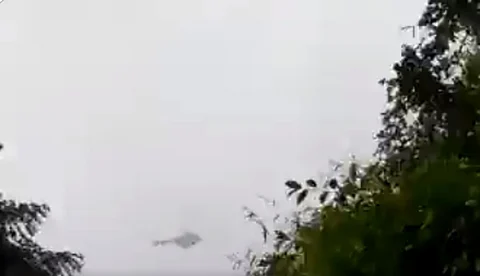 അപകടത്തിന് മുമ്പ് മൂടല് മഞ്ഞിലേക്ക് കടന്നു, ഹെലികോപ്റ്റര് തകരുന്നതിന് തൊട്ടുമുമ്പുള്ള ദൃശ്യങ്ങള് പുറത്ത്