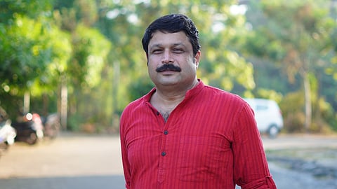 ഉത്തരേന്ത്യന് മാതൃകയില് നിന്ന് വ്യത്യസ്തമല്ല കേരള പൊലീസ്,
ദിലീപ് വധഗൂഢാലോചന നടത്തി എന്ന കേസ് മറന്നുള്ള പൊലീസ് നടപടി