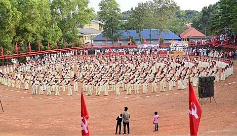 കൊവിഡ് നിയന്ത്രണങ്ങള് കാറ്റില് പറത്തി സിപിഎമ്മിന്റെ മെഗാ തിരുവാതിര, പങ്കെടുത്തത് 500 ലേറെ പേര്