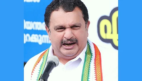 തല്ലുമ്പോള് തിരിച്ച് രണ്ട് കൊടുക്കുന്നത് സെമി കേഡറിന്റെ ഭാഗം;ഗാന്ധിയുടെ ആശയത്തില് നിന്ന് കോണ്ഗ്രസ് മാറിയിട്ടില്ലെന്ന് കെ.മുരളീധരന്