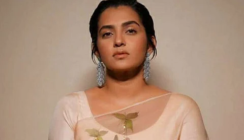 അതിജീവിതയെ സമൂഹമാധ്യമത്തില് പിന്തുണച്ചവരുടെ പ്രൊഡക്ഷന് ഹൗസില് കംപ്ലെയിന്റ് സെല്ലുണ്ടോയെന്ന് അന്വേഷിക്കണം: പാര്വതി