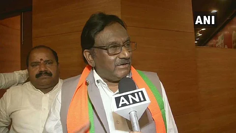 സ്വപ്നയുടെ നിയമനം അറിഞ്ഞില്ല;എച്ച്.ആര്.ഡി.എസില് അഴിമതി; അജി കൃഷ്ണനെതിരെ അന്വേഷണം വേണമെന്ന് കൃഷ്ണകുമാര്