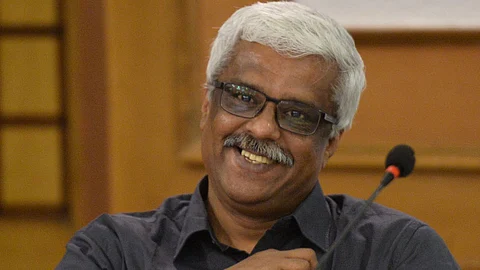 മുഖ്യമന്ത്രിയെ സ്വര്ണക്കടത്ത് കേസില് ബന്ധപ്പെടുത്താന് ഗൂഢാലോചന നടന്നു; സ്വപ്ന ചതിക്കുമെന്ന് കരുതിയില്ലെന്നും ശിവശങ്കര്