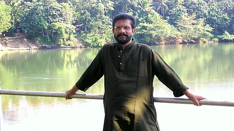 ഗവര്ണറുടെ സ്റ്റാഫില് ബി.ജെ.പി സംസ്ഥാന സമിതി അംഗത്തെ നിയമിക്കാന് നീക്കം; രാജ്ഭവനില് നിന്നും ശുപാര്ശ