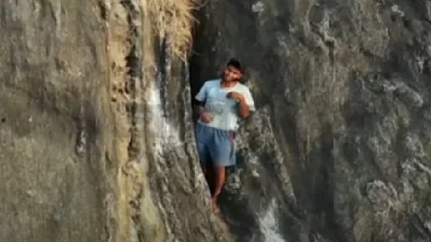 വെള്ളം നല്കി; ചിരിച്ച് കൊണ്ട് ബാബു; ദൗത്യസംഘം ബാബുവിനടുത്തേക്ക്