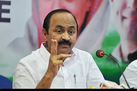 എം.എം മണി കെ.കൃഷ്ണന്കുട്ടിയെ വിരട്ടുകയാണ്; വൈദ്യുതി ബോര്ഡിലെ അഴിമതി അന്വേഷിക്കണമെന്ന് വിഡി സതീശന്