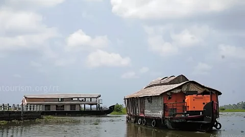 എസ്തയുടെയും റാഹേലിന്റെയും അയ്മനം; 2022ല് ലോകം കണ്ടിരിക്കേണ്ട 30 സ്ഥലങ്ങളിലൊന്ന്