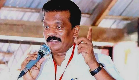 'ദേവസ്വം ബോര്ഡിന് കീഴിലുള്ള ക്ഷേത്രങ്ങളില് ആര്എസ്എസ് ശാഖകള്'; തടയാന് നിര്ദേശം നല്കി കെ രാധാകൃഷ്ണന്