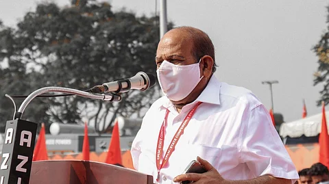 ഓര്ഡിനന്സില് ഒപ്പിടാതെ ഗവര്ണര് സ്ഥലം വിട്ടത് ആര്എസ്എസ്-ബിജെപി ഭരണത്തെ തൃപ്തിപ്പെടുത്താന്; കോടിയേരി ബാലകൃഷ്ണന്