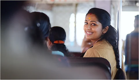 'സ്ത്രീകള്ക്കൊപ്പം എത്തുന്ന പുരുഷന്മാര്ക്ക് ഫ്രീ ടിക്കറ്റ്'; വ്യത്യസ്ത ഓഫറുമായി ഒരുത്തീ ടീം