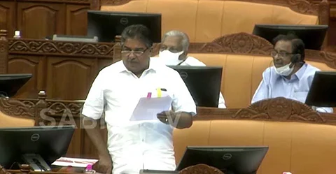 ഹേമ കമ്മിറ്റി റിപ്പോര്ട്ട് പുറത്ത് വിടാനാകില്ല,സ്വകാര്യ വിവരങ്ങളുണ്ടെന്ന് സര്ക്കാര്; സ്ത്രീകളുടെ പ്രശ്നങ്ങള്ക്ക് നിയമം കൊണ്ടുവരും