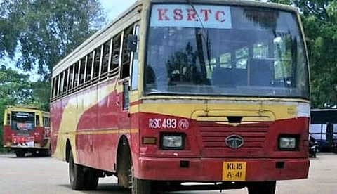 കെഎസ്ആര്ടിസി ബസില്
അധ്യാപികയ്ക്ക് നേരെ ലൈംഗികാതിക്രമണം; പരാതി നല്കിയിട്ടും കണ്ടക്ടര് പ്രതികരിച്ചില്ല