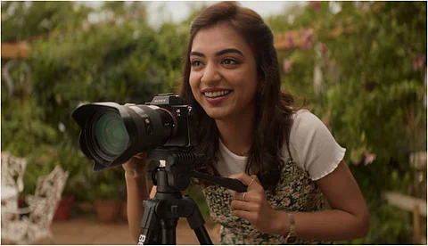 ഇത് ലീല തോമസ്; 'അണ്ടേ സുന്ദരാനികി'യുമായി നസ്രിയ