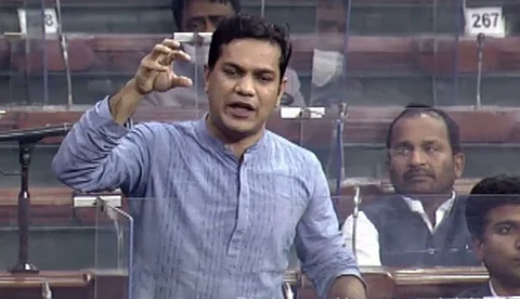 ഭീകര സംഘടനകളെ പോലെ എസ്.എഫ്.ഐയെ നിരോധിക്കണം; ലോക്സഭയില് ഹൈബി ഈഡന്