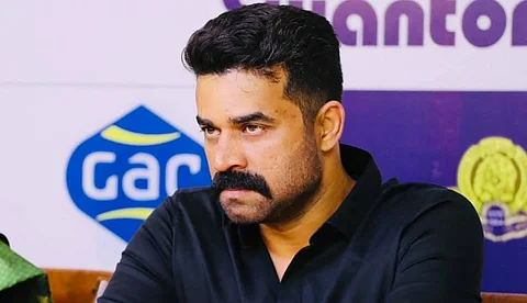 പുറത്തുവന്നാല് ഞാന് മരിച്ചു പോകും, വിജയ് ബാബു പരാതിക്കാരിയെ സ്വാധീനിക്കാന് ശ്രമിക്കുന്നതിന്റെ ശബ്ദരേഖ പുറത്ത്