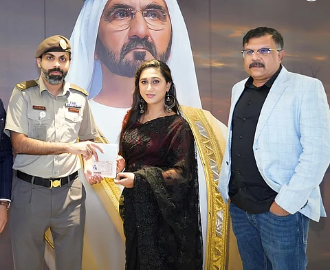 മലയാളത്തിലെ ആദ്യ ട്രാൻസ്ജെൻഡർ നായിക അഞ്ജലി അമീറിന് യു.എ.ഇ ഗോൾഡൻ വിസ ലഭിച്ചു