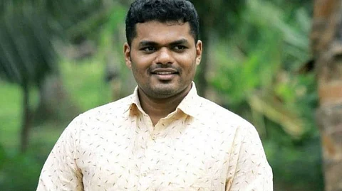 പെണ്കുട്ടികള് സ്റ്റേജില് വേണ്ട; ഉസ്താദിന്റെ വിലക്കിന് എം.എസ്.എഫ് നേതാവിന്റെ പിന്തുണ; വിമര്ശനം നിഷ്കളങ്കമല്ലെന്ന് പി.കെ നവാസ്
