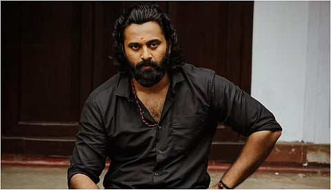 'സേവാഭാരതി തീവ്രവാദ സംഘടനയൊന്നുമല്ലല്ലോ', രാഷ്ട്രീയം പറയാന് ആറ് കോടിയുടെ സിനിമ ചെയ്യേണ്ടതില്ലല്ലോ: ഉണ്ണി മുകുന്ദന്.