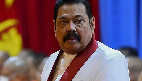 കടക്കെണിയിലാക്കി ഗത്യന്തരമില്ലാതെ പുറത്തേക്ക്; ശ്രീലങ്കന് പ്രധാനമന്ത്രി മഹിന്ദ രജപക്സെ രാജിവെച്ചു