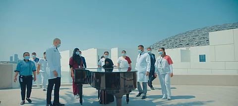 എമിറേറ്റ്സ് മെഡിക്കൽ ഡേ : ആരോഗ്യ മേഖലയിലെ മുന്നണിപ്പോരാളികൾക്ക് ആദരവർപ്പിച്ച് സംഗീത വീഡിയോ പുറത്തിറങ്ങി