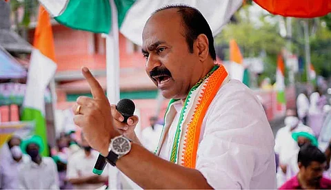 അതിജീവിതയ്ക്ക് എന്ത് രാഷ്ട്രീയം?, സി.പി.എം നേതാക്കള് ചട്ടമ്പിമാരെ പോലെ സ്ത്രീവിരുദ്ധത പറയുന്നെന്ന് വി.ഡി. സതീശന്