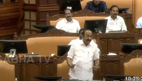 ബഫര് സോണിലെ സുപ്രീം കോടതി വിധി കേരളത്തെ ബാധിക്കുന്നതെന്ന് വി.ഡി സതീശന്; സഭയില് നിന്ന് ഇറങ്ങി പോയി പ്രതിപക്ഷം