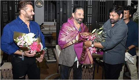 കമല് ഹാസനൊപ്പം 'വിക്ര'ത്തിന്റെ വിജയം ആഘോഷിച്ച് ചിരഞ്ജീവി; ഒപ്പം സല്മാന് ഖാനും