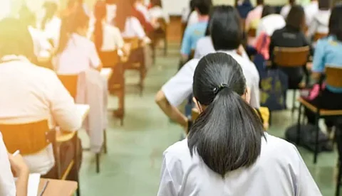 'സുരക്ഷാ ഏജൻസി
പറഞ്ഞിട്ടാണ് വസ്ത്രം മാറ്റാൻ മുറി തുറന്ന് കൊടുത്തത്'; നീറ്റ് വിവാദത്തിൽ പിടിയിലായവർ, 5 പ്രതികൾക്കും ജാമ്യമില്ല