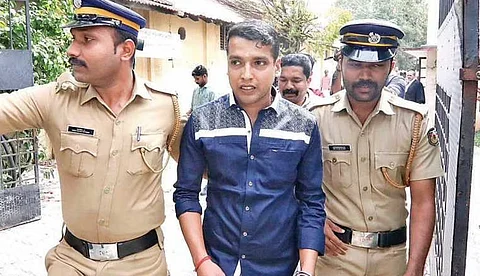 പള്സര് സുനിയുടെ ജാമ്യാപേക്ഷ സുപ്രീം കോടതി തള്ളി, 'അന്വേഷണം നടക്കുന്നതിനിടെ ഇടപെടാനാവില്ല'