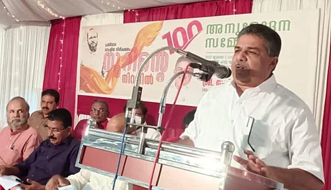 കൊള്ളയടിക്കാന് പാകത്തിലുള്ളത്; ഇന്ത്യന് ഭരണഘടനയ്ക്കെതിരെ സജി ചെറിയാന്