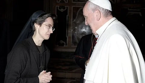 ചരിത്രത്തില് ആദ്യം; ബിഷപ്പുമാരെ തെരഞ്ഞെടുക്കുന്ന ഉപദേശക സമിതിയില് സ്ത്രീകളെ നിയമിച്ച് മാര്പ്പാപ്പ