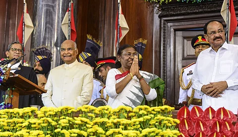 'പാവപ്പെട്ടവര്ക്ക് വലിയ സ്വപ്നങ്ങള് നേടിയെടുക്കാമെന്നതിന്റെ തെളിവാണ് സ്ഥാനാരോഹണം'; രാഷ്ട്രപതിയായി ചുമതലയേറ്റ് ദ്രൗപദി മുര്മു