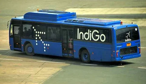 നികുതി അടച്ചില്ല; കരിപ്പൂരിൽ ഇൻഡിഗോയുടെ മറ്റൊരു ബസിനും നോട്ടീസ്, 37000 രൂപ പിഴ ചുമത്തി മോട്ടോർ വാഹന വകുപ്പ്