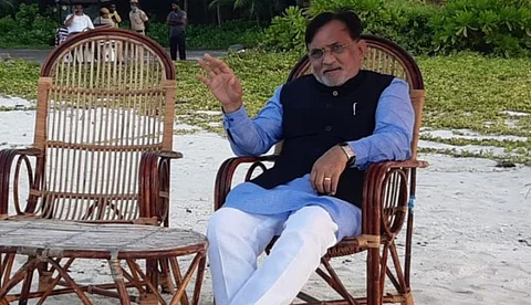 ഉച്ചഭക്ഷണത്തില് നിന്ന് മാംസാഹാരം ഒഴിവാക്കിയത് ഡ്രൈ ഫ്രൂട്ട്സ് നല്കാന്; ന്യായീകരിച്ച് ലക്ഷദ്വീപ് അഡ്മിനിസ്ട്രേറ്ററുടെ സത്യവാങ്മൂലം