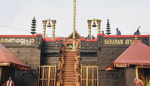 പ്രതിഷേധം ഫലം കണ്ടു; ശബരിമലയില് നിവേദ്യവും പ്രസാദവും തയ്യാറാക്കാന് ജാതി വ്യവസ്ഥയില്ലെന്ന് ദര്ഘാസ് പരസ്യം