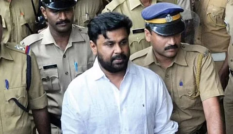 നടിയെ ആക്രമിച്ച കേസ്; പ്രതിക്ക് വിചാരണ കോടതി ജഡ്ജിയുമായി ബന്ധമെന്ന് അതിജീവിത