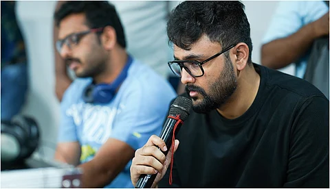 മുകുന്ദനുണ്ണി സോ കോള്ഡ് എന്റര്ടെയ്നറല്ല, പക്ഷേ രസിപ്പിക്കുമെന്ന് സംവിധായകന്