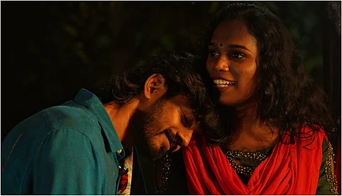 രാത്രിയില് ഉണര്ന്നിരിക്കുന്നവര്ക്കായൊരു പാട്ട്; ശ്രദ്ധേയമായി പോസ്റ്റ്കാർഡ് 17ന്റെ 4 AM