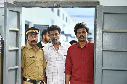 സൗദി വെള്ളക്ക ഡിസംബര് 2ന്, വിജയമൊരുക്കാന് പുതുനിരക്കൊപ്പം തരുണ് മൂര്ത്തി