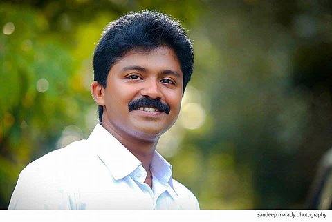 മുടിയിലും ചുരിദാറിലും ബലമായി പിടിച്ച് മുദ്രപത്രത്തില് ഒപ്പിടാന് ഭീഷണി, എല്ദോസ് കുന്നപ്പിള്ളിക്കെതിരെ
പരാതിക്കാരി