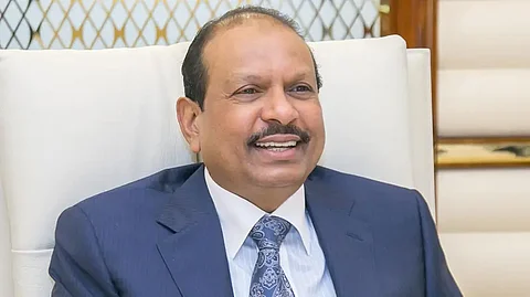 യുഎഇ അനുസ്മരണ-ദേശീയ
ദിനം:ആദരമർപ്പിച്ച് എം എ യൂസഫലി