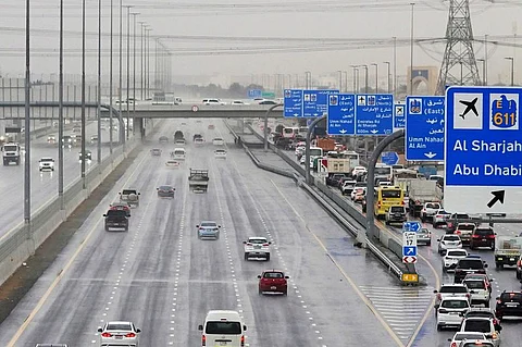 യുഎഇയില് വാരാന്ത്യത്തിലും മഴ തുടരുമെന്ന് കാലാവസ്ഥ നിരീക്ഷണകേന്ദ്രം