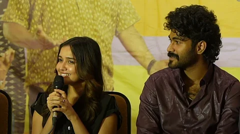 'ലിപ് ലോക്ക് എന്തിനാണെന്ന് സിനിമ കാണുമ്പോള് മനസിലാകും'; അത് മാത്രമല്ല ഓ മൈ ഡാര്ലിങ്ങെന്ന് അനിഖ